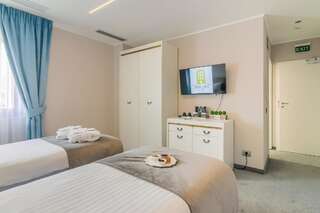 Отель New Era Hotel Бухарест Двухместный номер Делюкс с 2 отдельными кроватями-4