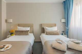 Отель New Era Hotel Бухарест Двухместный номер Делюкс с 2 отдельными кроватями-6